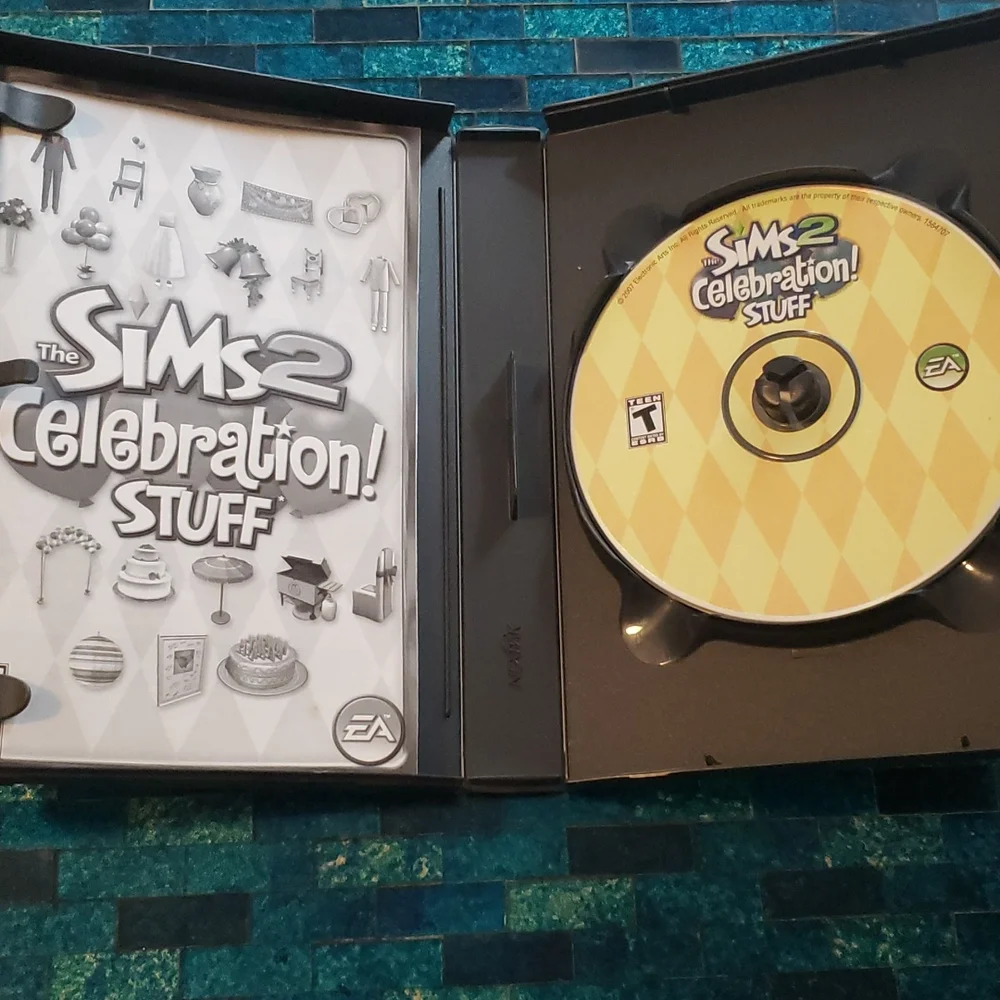 SIMS 2 (PC) - Base Game Plus 2 Expansions (Celebration Stuff & Nightlife)